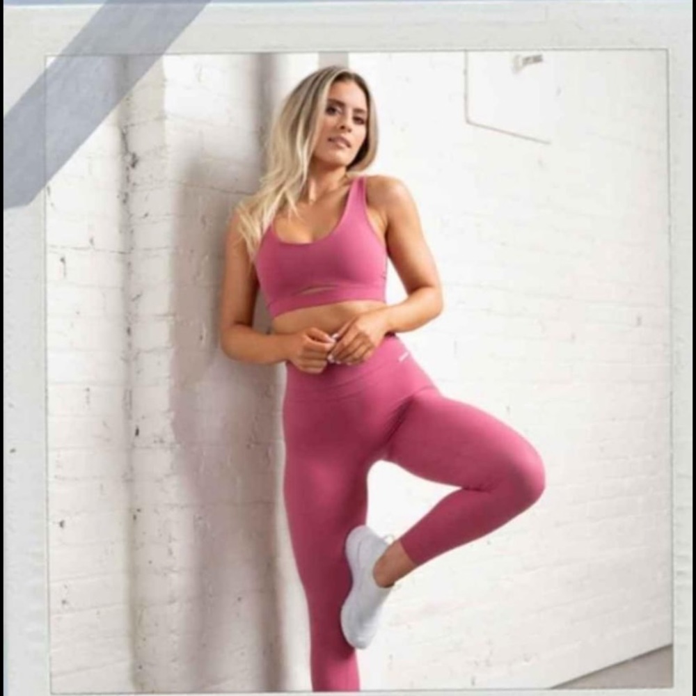 Whitney Simmons X GS Set